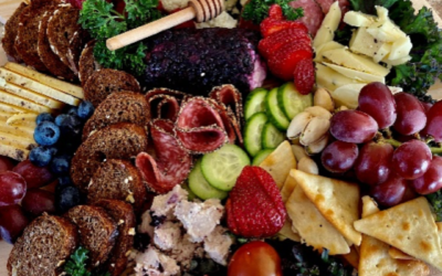 How to Create a Holiday Charcuterie Board